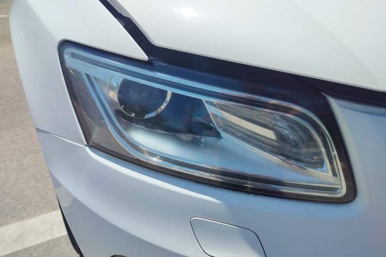 Used Audi Q5 2013 40 TFSI Ambition Right Front Headlight