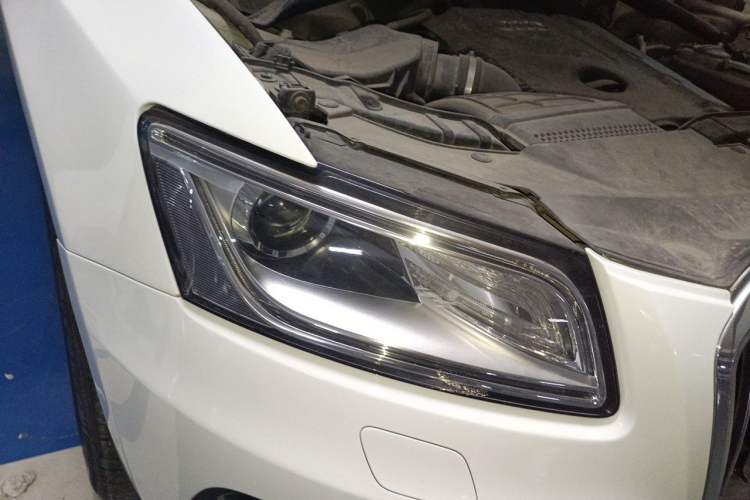 Used Audi Q5 2013 40 TFSI Comfort Edition Right Front Headlight
