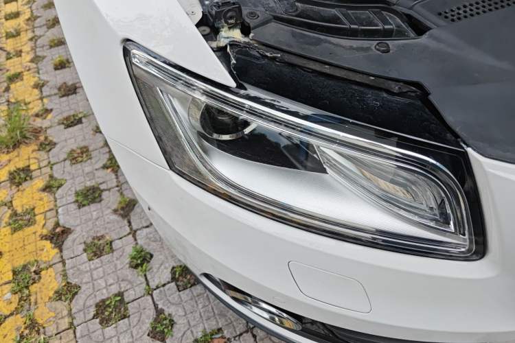 Used Audi Q5 2013 40 TFSI Comfort Edition Right Front Headlight