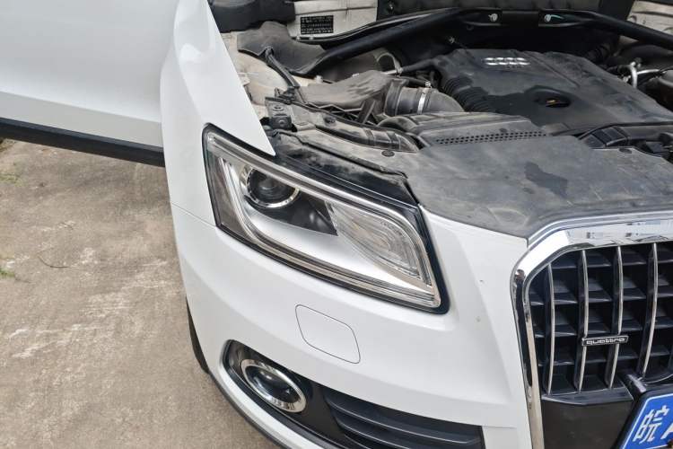 Used Audi Q5 2013 40 TFSI Ambition Right Front Headlight