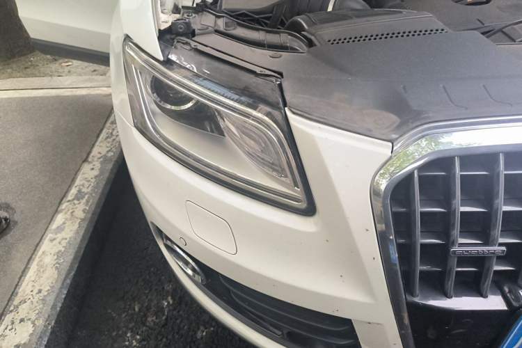 Used Audi Q5 2013 40 TFSI Ambition Right Front Headlight