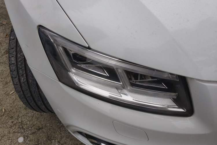 Used Audi Q5 2013 45 TFSI quattro Sport Edition Right Front Headlight