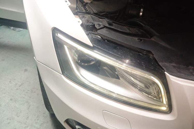 Used Audi Q5 2013 40 TFSI Comfort Edition Right Front Headlight