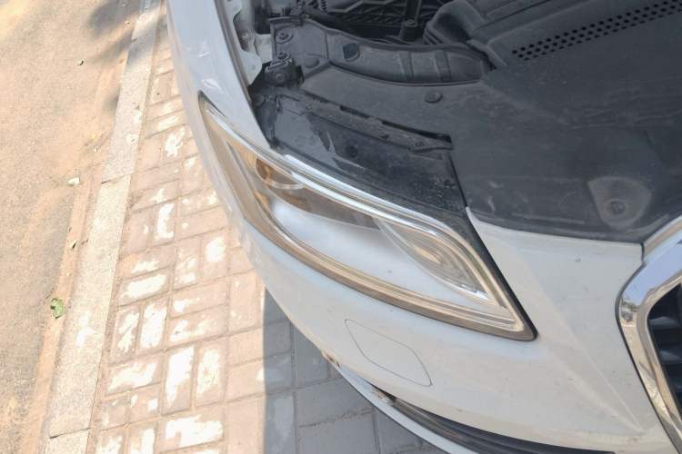 Used Audi Q5 2013 40 TFSI Ambition Right Front Headlight