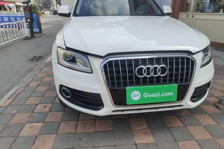 Used Audi Q5 2013 40 TFSI Ambition Right Front Headlight