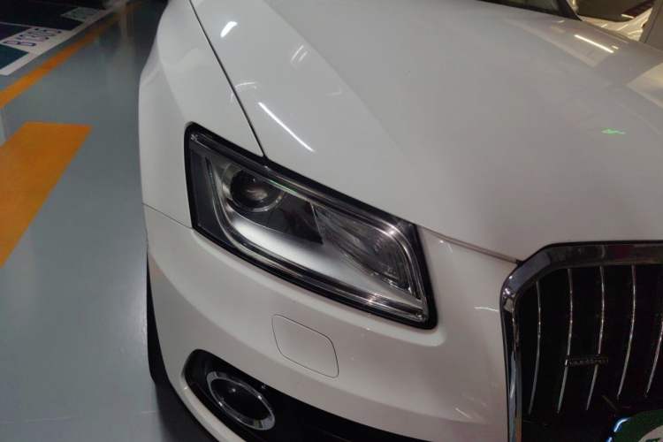 Used Audi Q5 2013 40 TFSI Ambition Right Front Headlight