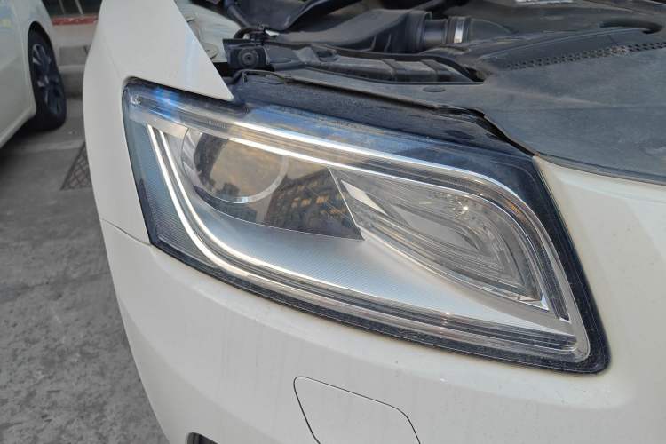 Used Audi Q5 2013 40 TFSI Comfort Edition Right Front Headlight