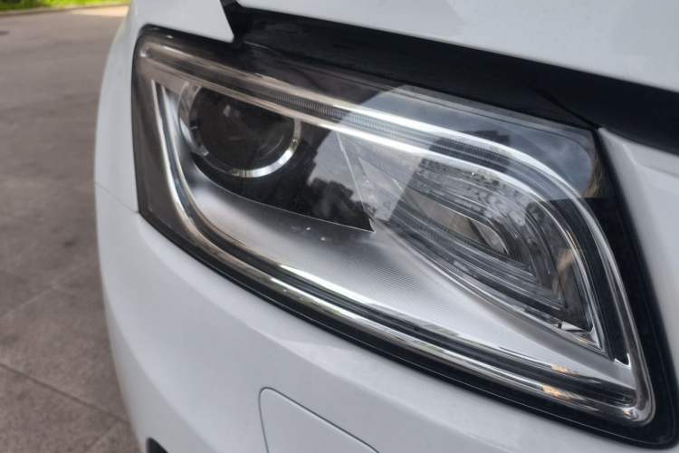 Used Audi Q5 2013 40 TFSI Comfort Edition Right Front Headlight