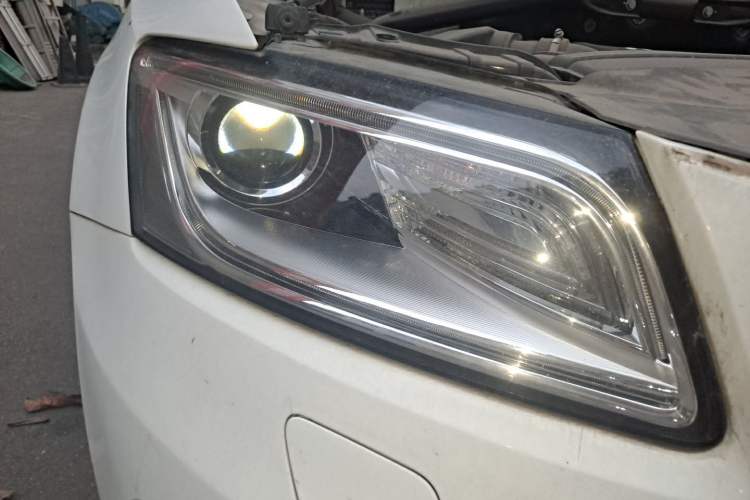 Used Audi Q5 2013 40 TFSI Ambition Right Front Headlight