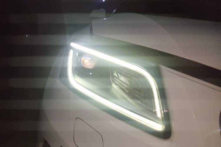 Used Audi Q5 2013 40 TFSI Technology Edition Right Front Headlight