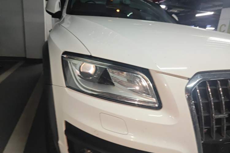 Used Audi Q5 2013 45 TFSI quattro off-road version Right Front Headlight