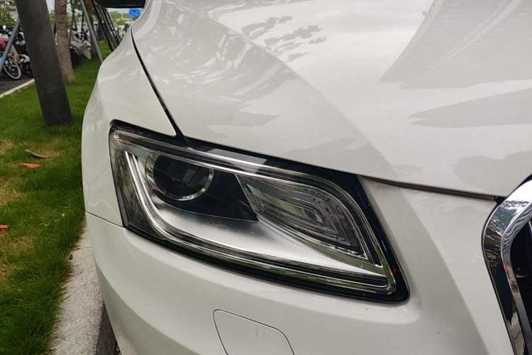 Used Audi Q5 2013 40 TFSI Ambition Right Front Headlight