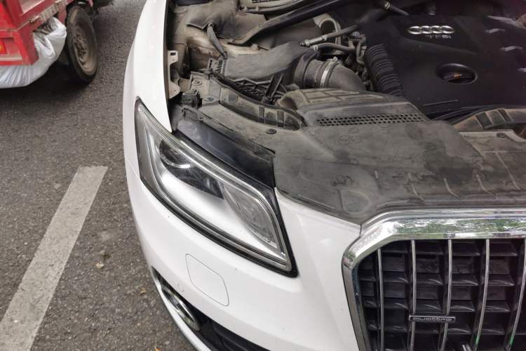 Used Audi Q5 2013 40 TFSI Comfort Edition Right Front Headlight
