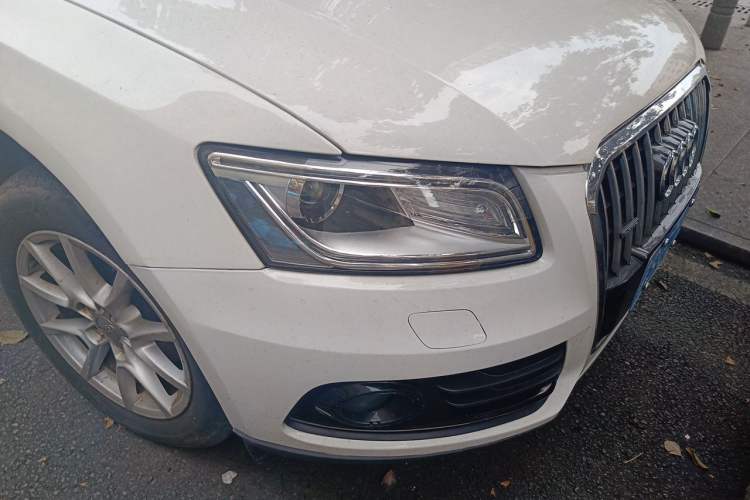 Used Audi Q5 2013 40 TFSI Ambition Right Front Headlight