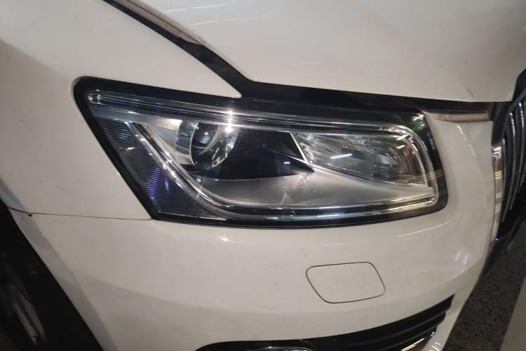 Used Audi Q5 2013 40 TFSI Ambition Right Front Headlight