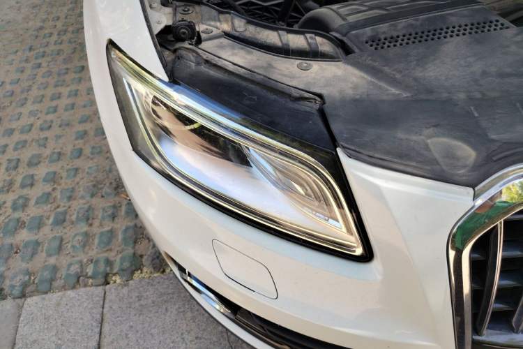 Used Audi Q5 2013 40 TFSI Ambition Right Front Headlight