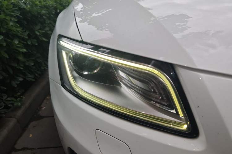 Used Audi Q5 2013 40 TFSI Ambition Right Front Headlight