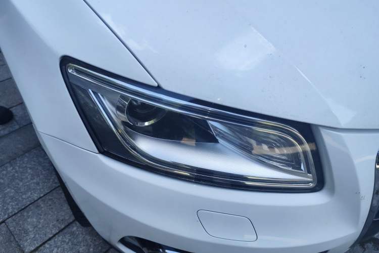 Used Audi Q5 2013 40 TFSI Ambition Right Front Headlight
