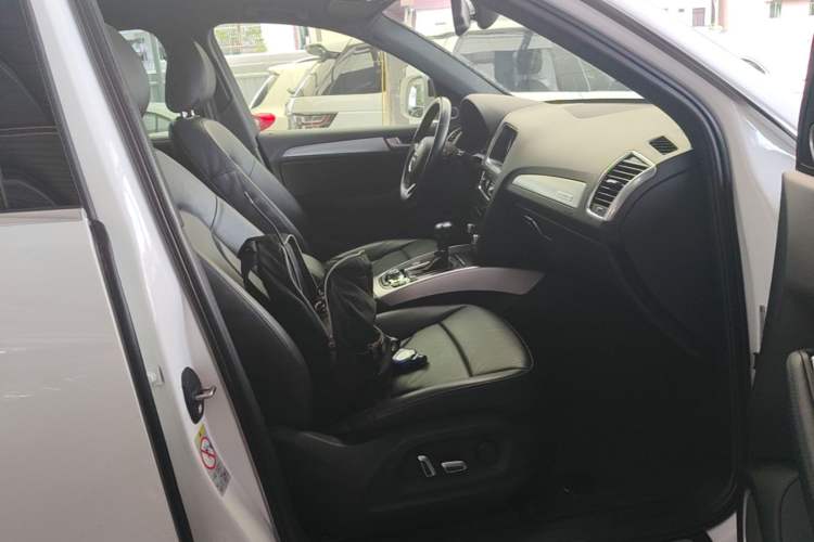 Used Audi Q5 2013 45 TFSI quattro Sport Edition Right Front Seat