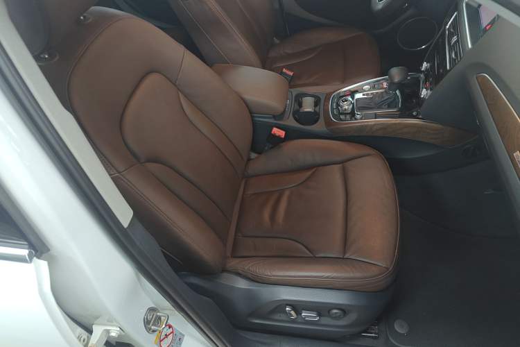 Used Audi Q5 2013 40 TFSI Comfort Edition Right Front Seat