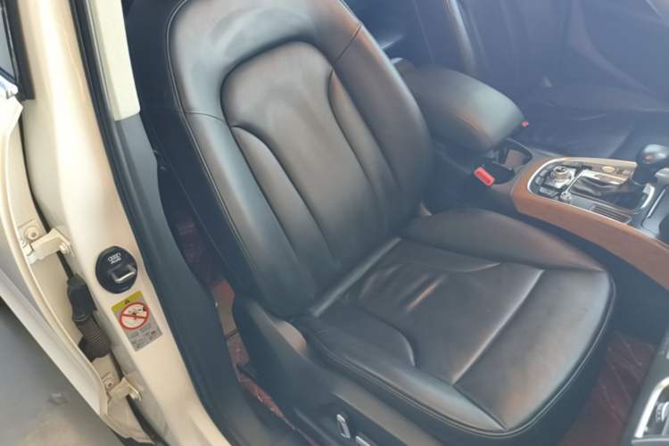 Used Audi Q5 2013 45 TFSI quattro off-road version Right Front Seat