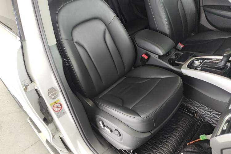 Used Audi Q5 2013 45 TFSI quattro Sport Edition Right Front Seat
