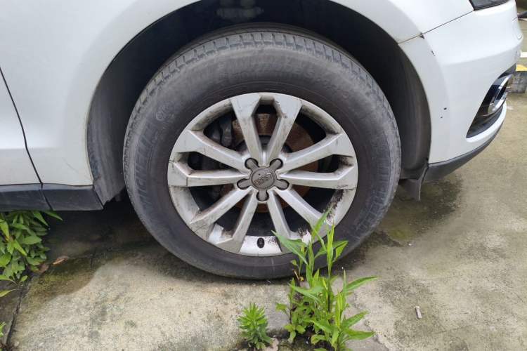 Used Audi Q5 2013 40 TFSI Technology Edition Right Front Wheel Hub