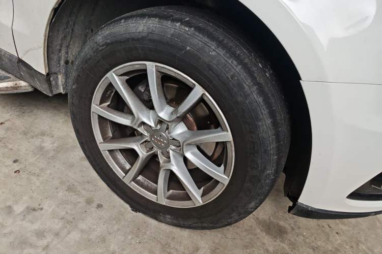 Used Audi Q5 2013 40 TFSI Technology Edition Right Front Wheel Hub