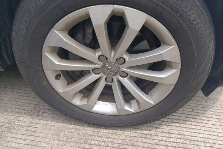 Used Audi Q5 2013 40 TFSI Technology Edition Right Front Wheel Hub