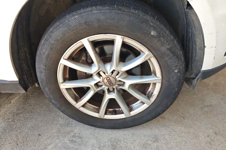 Used Audi Q5 2013 40 TFSI Ambition Right Front Wheel Hub