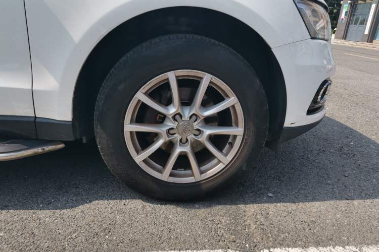 Used Audi Q5 2013 40 TFSI Ambition Right Front Wheel Hub