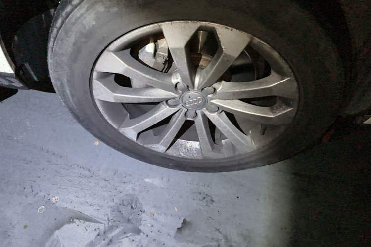 Used Audi Q5 2013 40 TFSI Technology Edition Right Front Wheel Hub