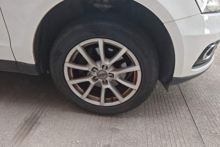 Used Audi Q5 2013 40 TFSI Ambition Right Front Wheel Hub
