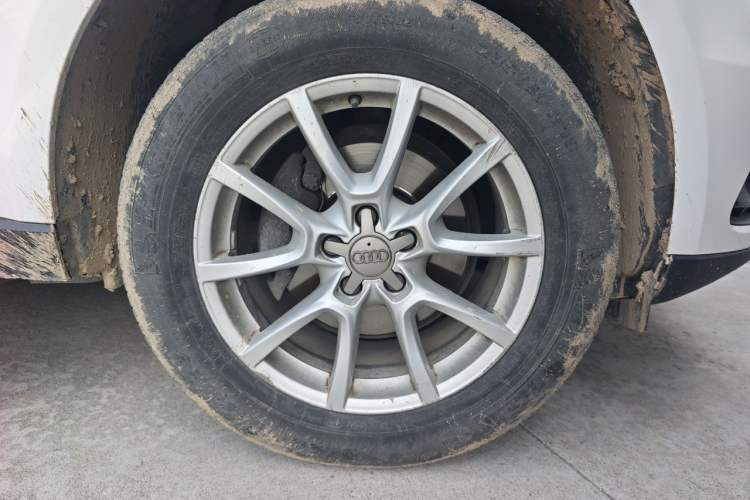 Used Audi Q5 2013 40 TFSI Ambition Right Front Wheel Hub