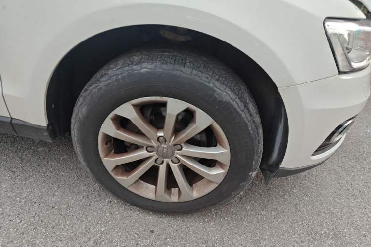 Used Audi Q5 2013 40 TFSI Technology Edition Right Front Wheel Hub