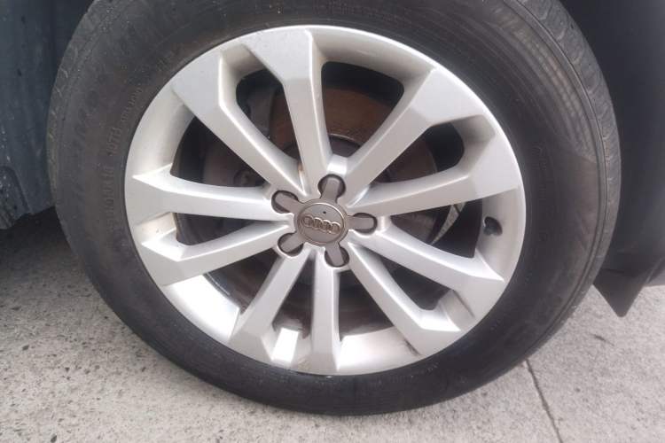 Used Audi Q5 2013 40 TFSI Technology Edition Right Front Wheel Hub