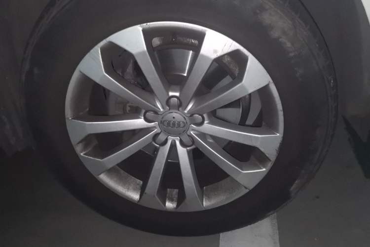 Used Audi Q5 2013 40 TFSI Technology Edition Right Front Wheel Hub