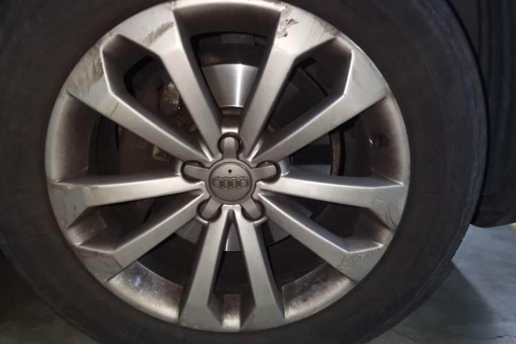 Used Audi Q5 2013 40 TFSI Technology Edition Right Front Wheel Hub