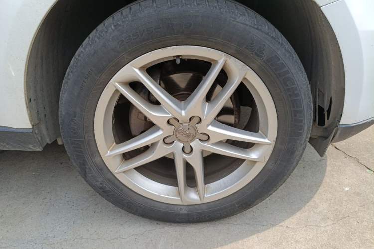 Used Audi Q5 2013 40 TFSI Dynamic Edition Right Front Wheel Hub