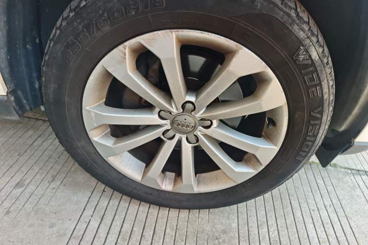 Used Audi Q5 2013 40 TFSI Technology Edition Right Front Wheel Hub