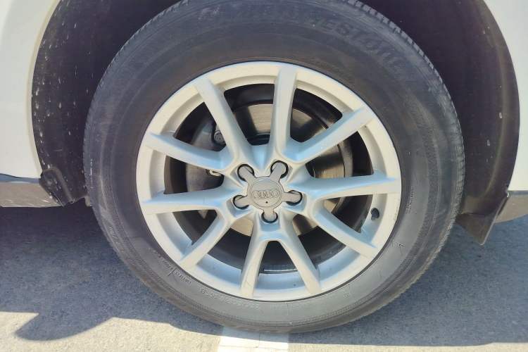 Used Audi Q5 2013 40 TFSI Ambition Right Front Wheel Hub