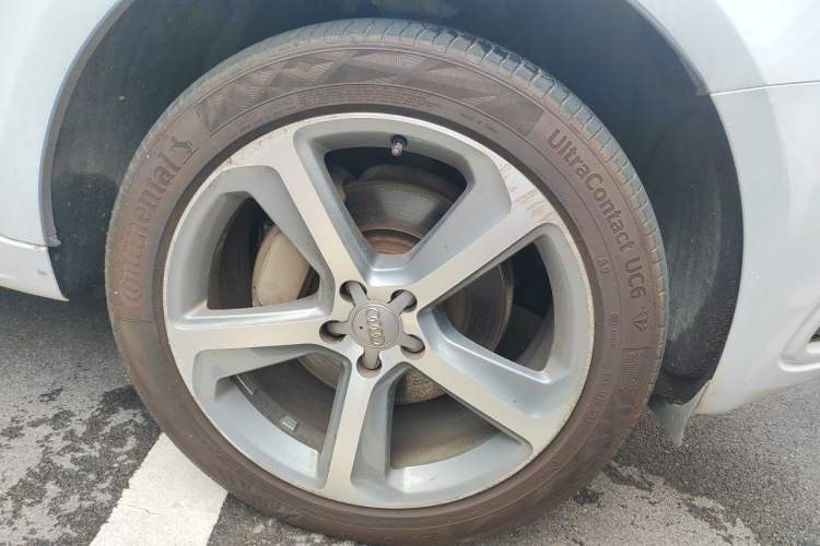Used Audi Q5 2013 45 TFSI quattro Sport Edition Right Front Wheel Hub