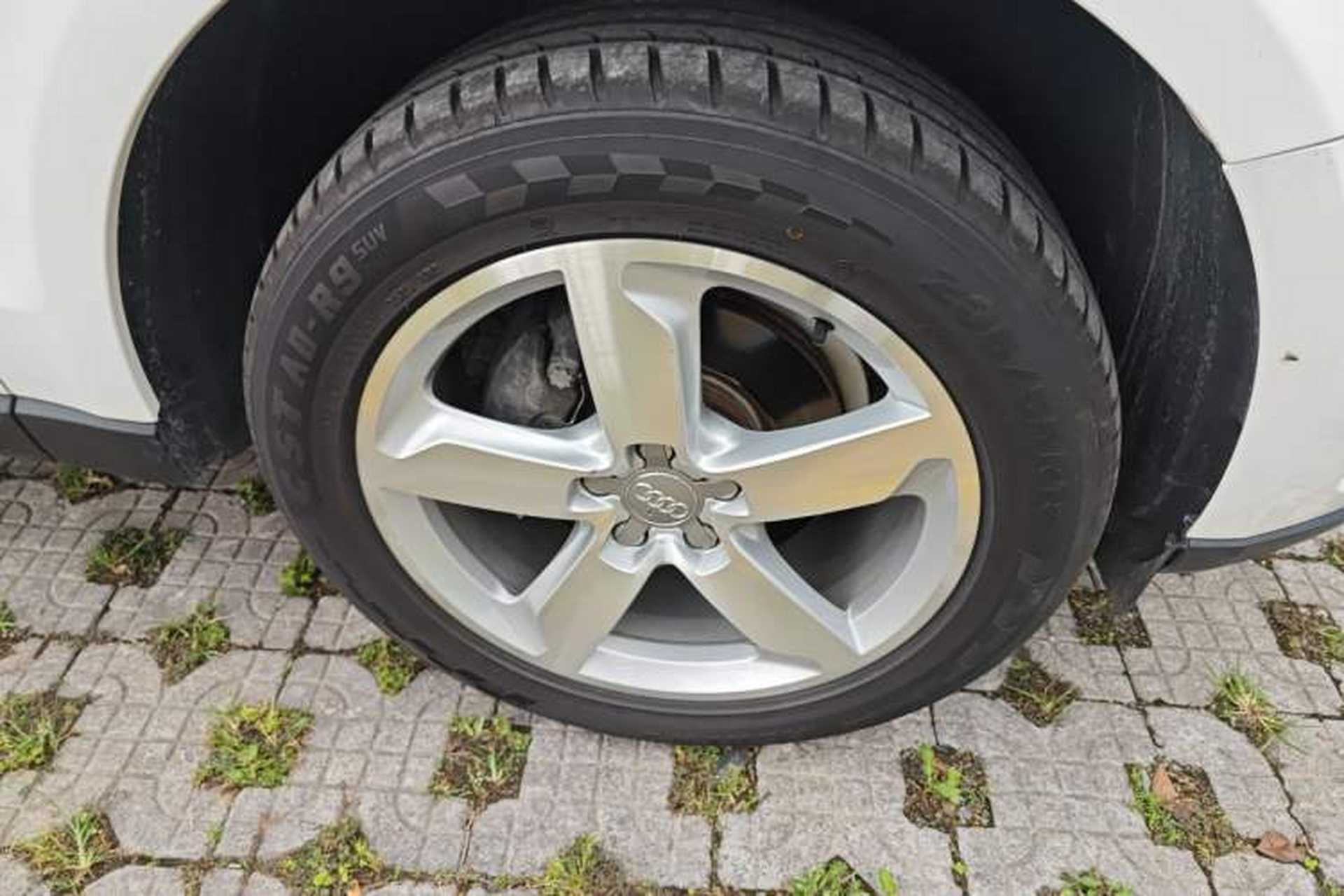 Used Audi Q5 2013 40 TFSI Comfort Edition Right Front Wheel Hub
