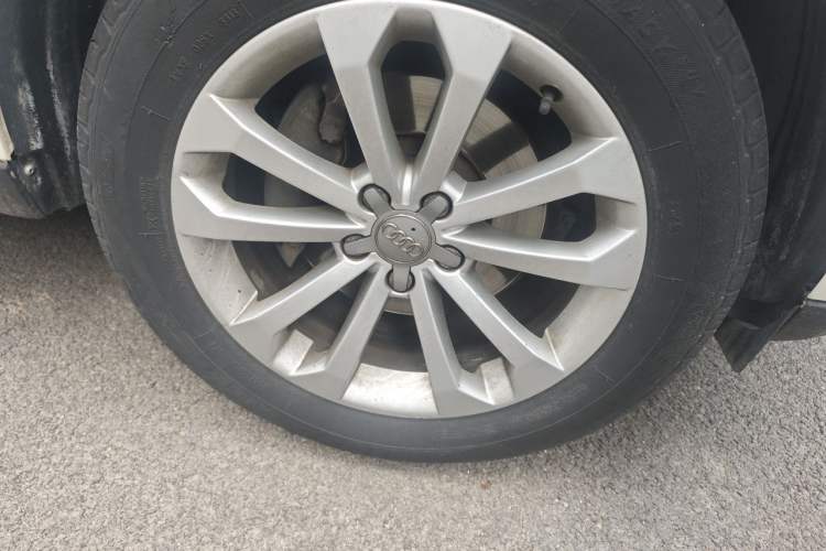 Used Audi Q5 2013 40 TFSI Technology Edition Right Front Wheel Hub