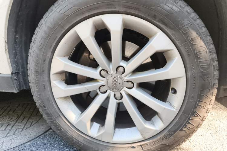 Used Audi Q5 2013 40 TFSI Technology Edition Right Front Wheel Hub