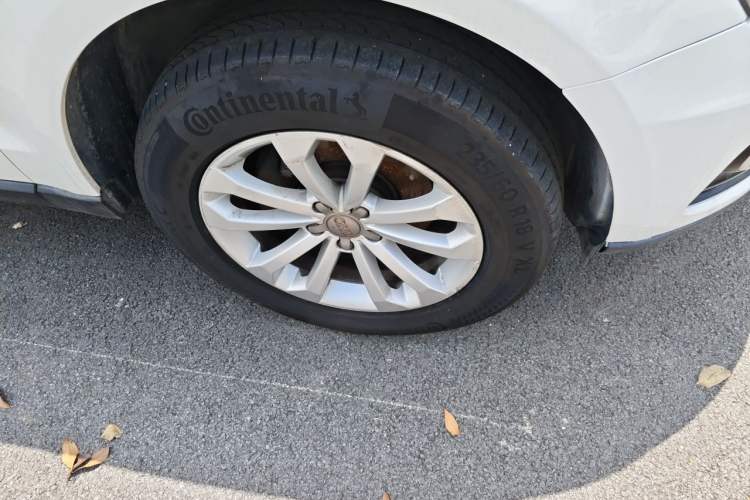 Used Audi Q5 2013 40 TFSI Technology Edition Right Front Wheel Hub
