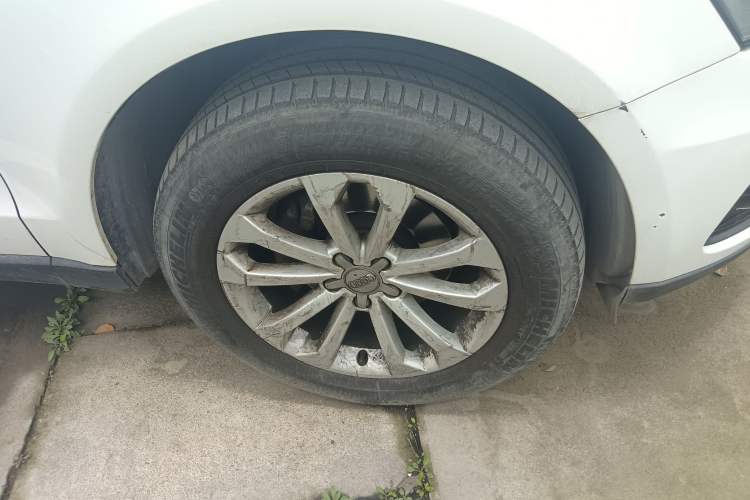 Used Audi Q5 2013 40 TFSI Technology Edition Right Front Wheel Hub