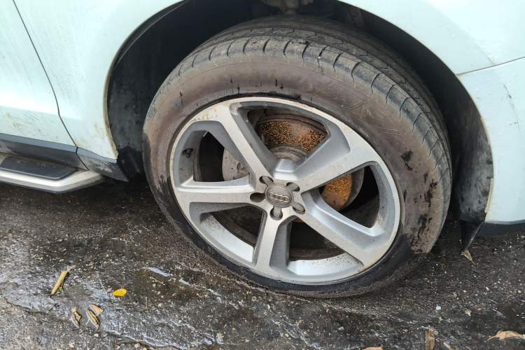 Used Audi Q5 2013 40 TFSI Technology Edition Right Front Wheel Hub