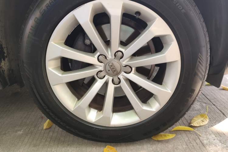 Used Audi Q5 2013 40 TFSI Technology Edition Right Front Wheel Hub