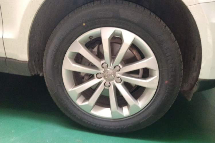 Used Audi Q5 2013 40 TFSI Technology Edition Right Front Wheel Hub